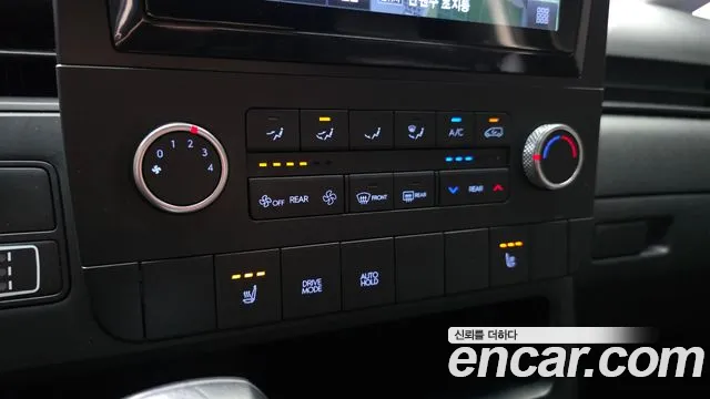 Hyundai Staria Staria 4WD Tourer 9 мест — Фото автомобиля 27