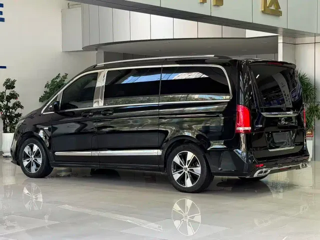 Mercedes-Benz V-Class — Фото автомобиля 23