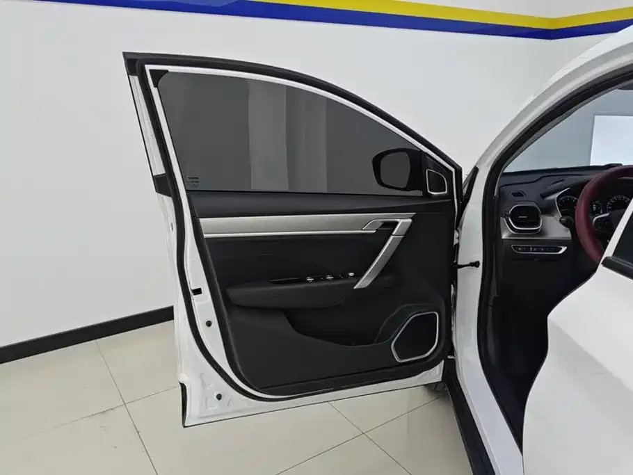 Geely Binyue 2025 1.5L CVT Super Edition — Фото автомобиля 7