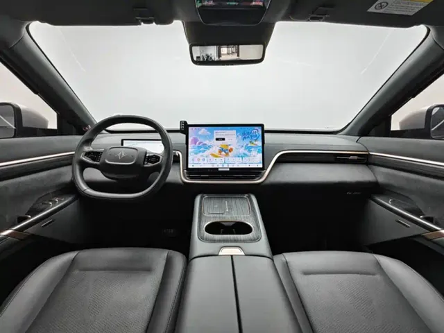 Dongfeng eπ 008 — Фото автомобиля 3