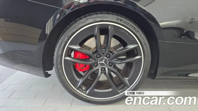 Mercedes-Benz E-Class — Фото автомобиля 2