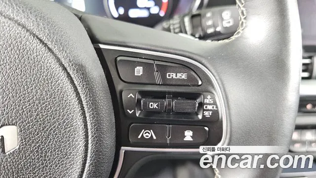 Kia Niro — Фото автомобиля 27
