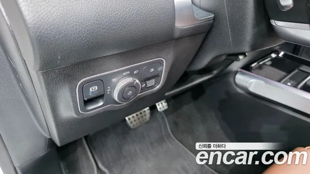 Mercedes-Benz GLB-Class — Фото автомобиля 19