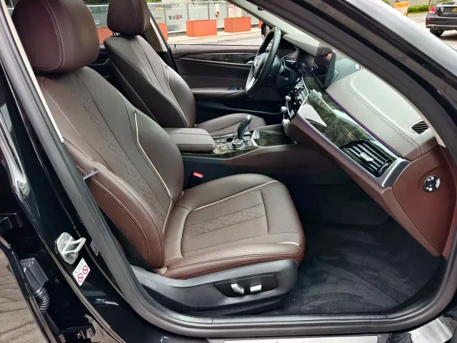 BMW 5 Series — Фото автомобиля 15