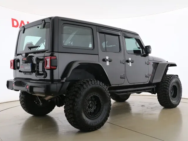 Jeep Wrangler — Фото автомобиля 11