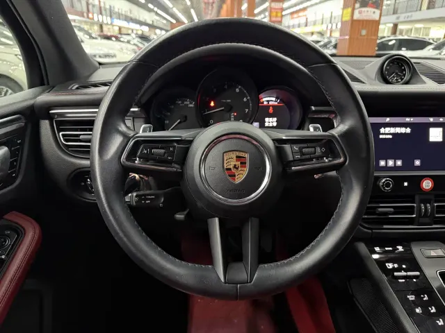 Porsche Macan — Фото автомобиля 8