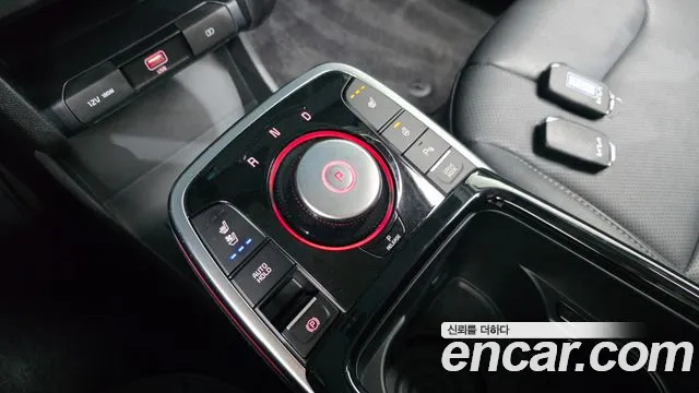 Kia Niro — Фото автомобиля 12
