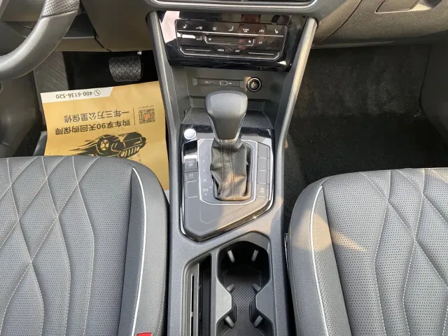 Volkswagen Tiguan L — Фото автомобиля 13