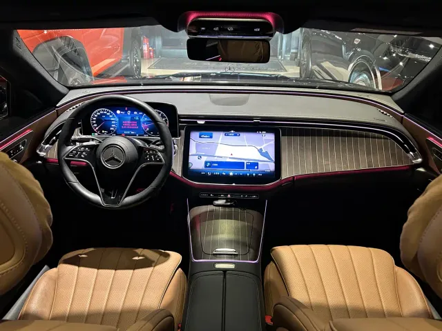 Mercedes-Benz E-Class — Фото автомобиля 22