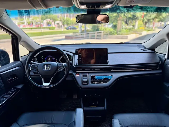 Honda Elysion — Фото автомобиля 5