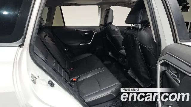Toyota RAV4 — Фото автомобиля 11