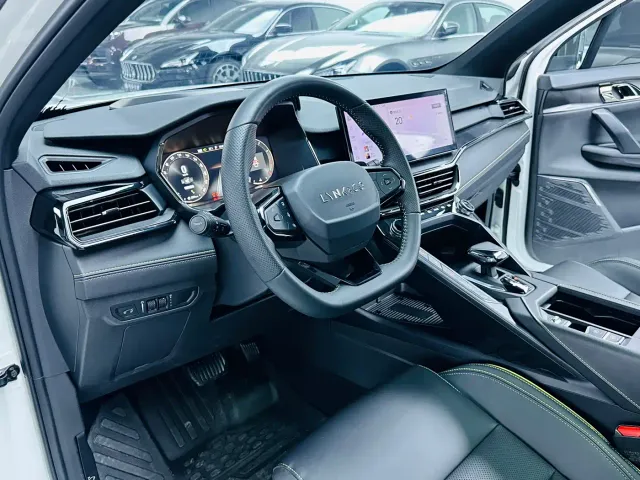 Lynk & Co 06 — Фото автомобиля 5