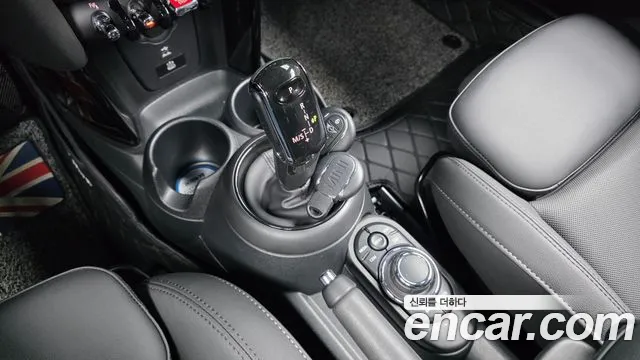 Mini Cooper Cooper Classic Plus — Фото автомобиля 9