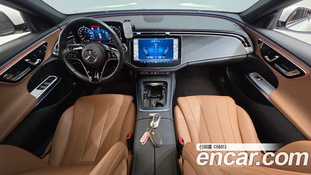 Mercedes-Benz E-Class — Фото автомобиля 5
