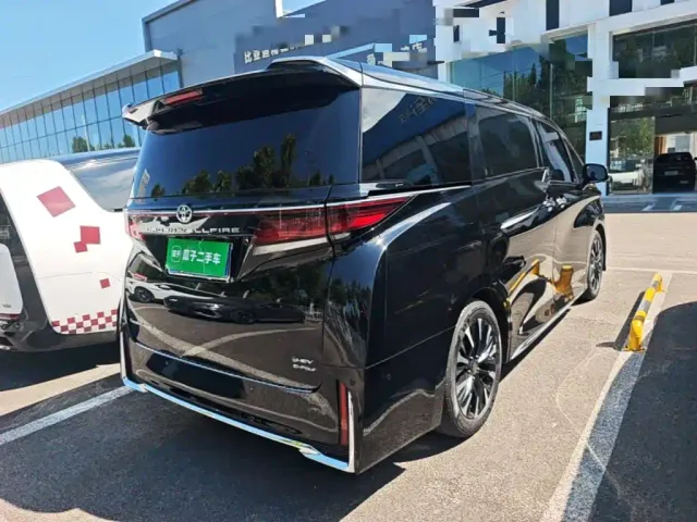 Toyota Vellfire — Фото автомобиля 6