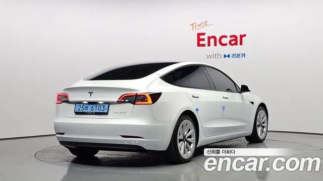 Фотография автомобиля — Tesla Model 3