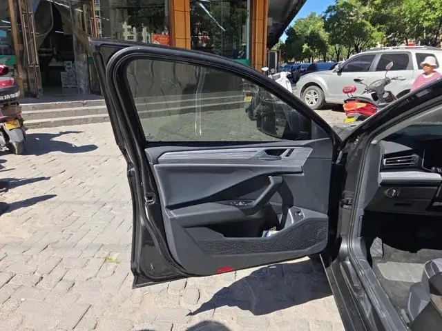 Volkswagen Sagitar — Фото автомобиля 7
