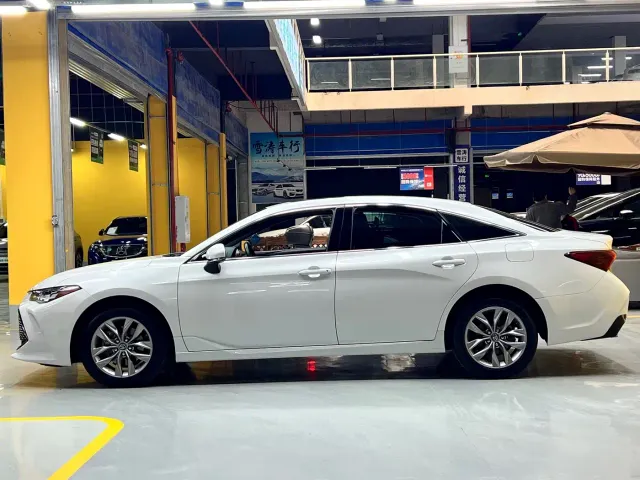 Toyota Avalon — Фото автомобиля 4