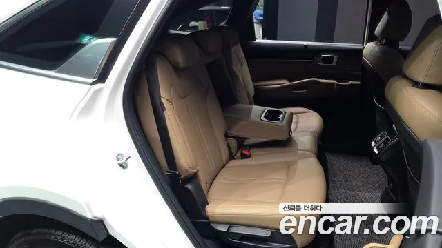 Kia Sorento Новый Sorento 4 поколение Бензин 2.5T 2WD — Фото автомобиля 10