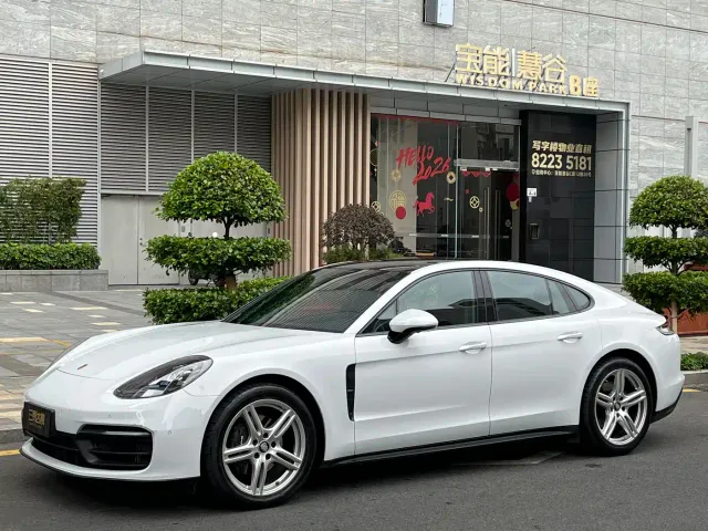 Porsche Panamera — Фото автомобиля 6