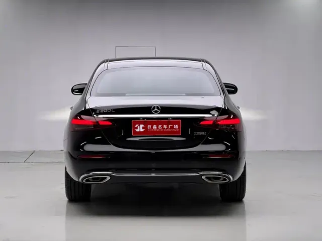 Mercedes-Benz E-Class — Фото автомобиля 2