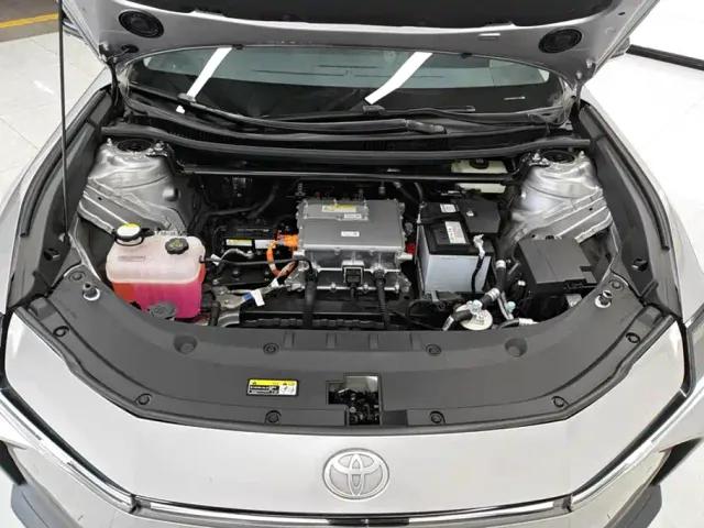 Toyota bZ3 — Фото автомобиля 10