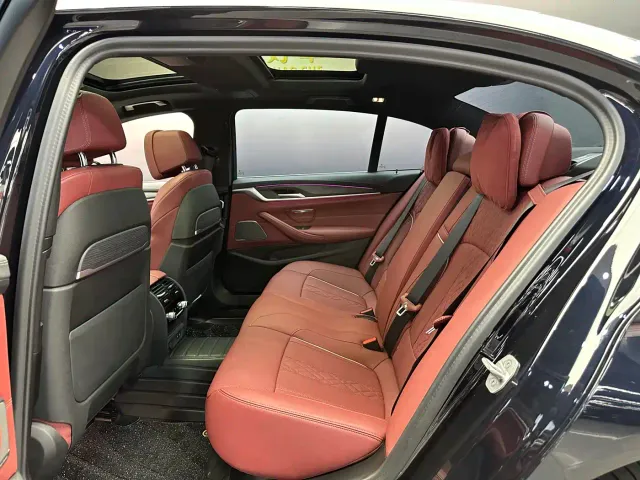 BMW 5 Series — Фото автомобиля 8