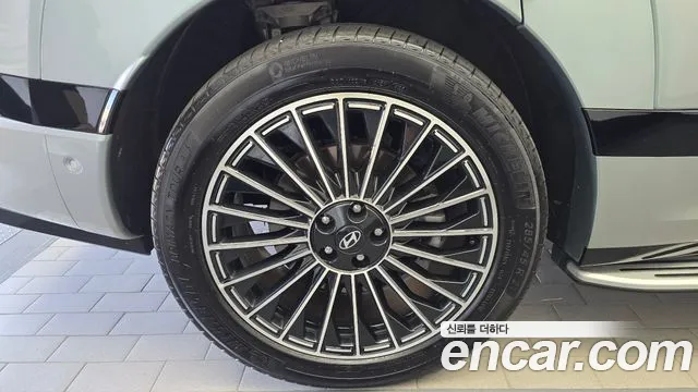 Hyundai Ioniq 9 — Фото автомобиля 5