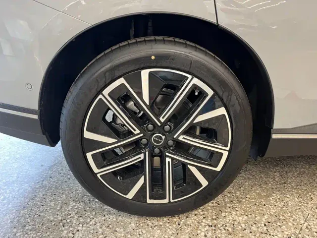 Volvo XC70 Plug-in Hybrid — Фото автомобиля 6