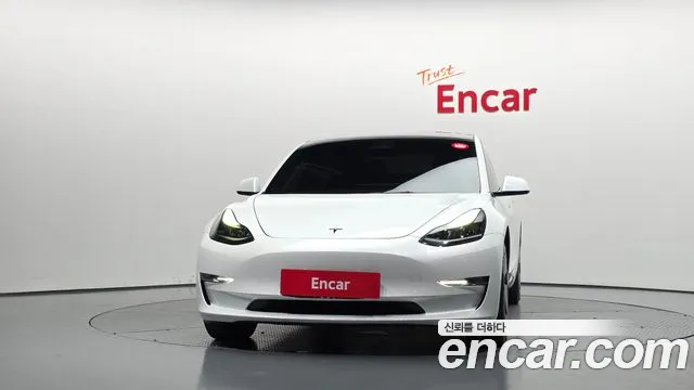 Tesla Model 3 — Фото автомобиля 3