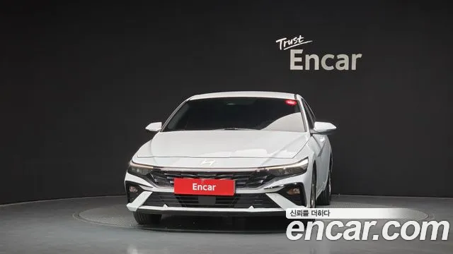 Hyundai Avante CN7 — Фото автомобиля 3