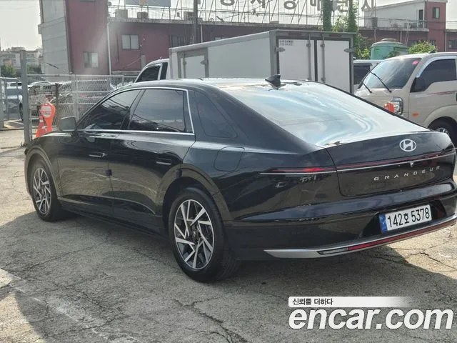 Hyundai Grandeur Grandeur (GN7) 2.5 Бензин 2WD — Фото автомобиля 3