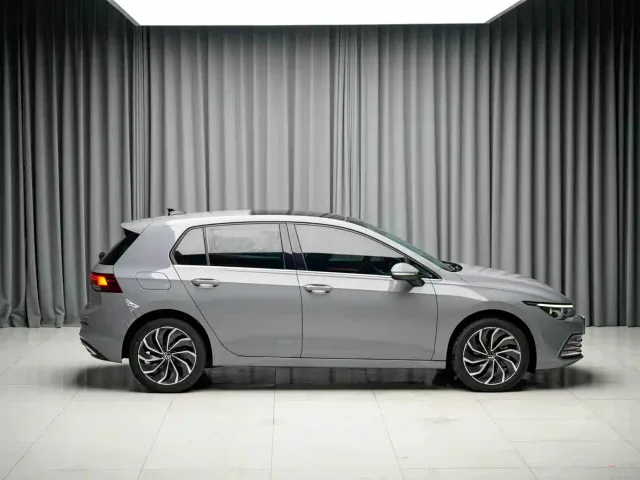 Volkswagen Golf — Фото автомобиля 9