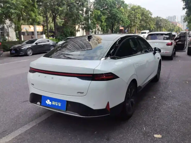 Xpeng P5 — Фото автомобиля 3