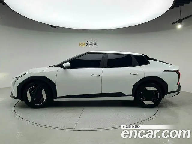 Kia EV4 — Фото автомобиля 7