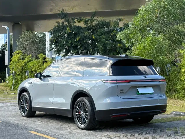 Nio ES8 — Фото автомобиля 4