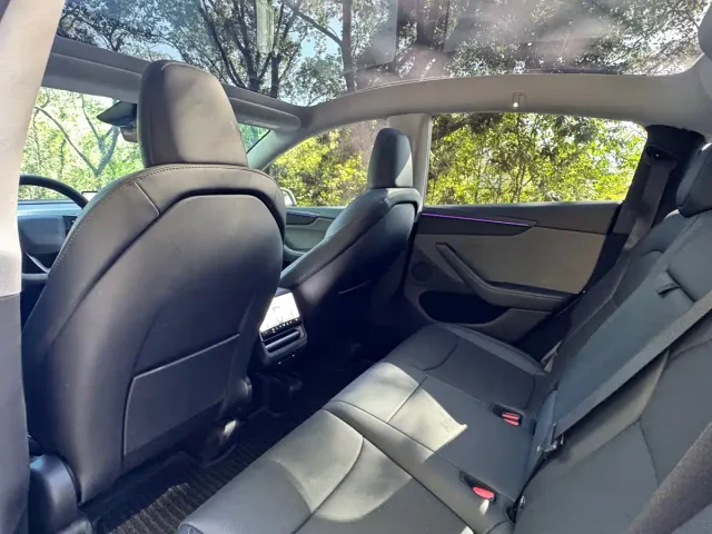 Tesla Model Y — Фото автомобиля 8