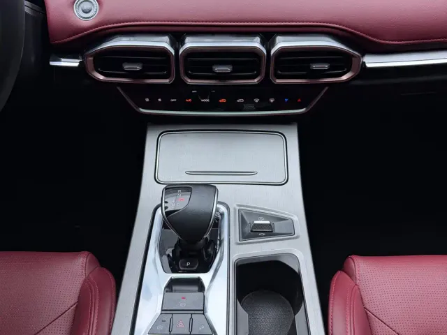 Jetour X70 Plus — Фото автомобиля 16