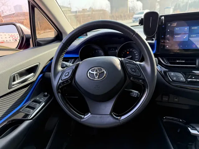 Toyota C-HR — Фото автомобиля 9