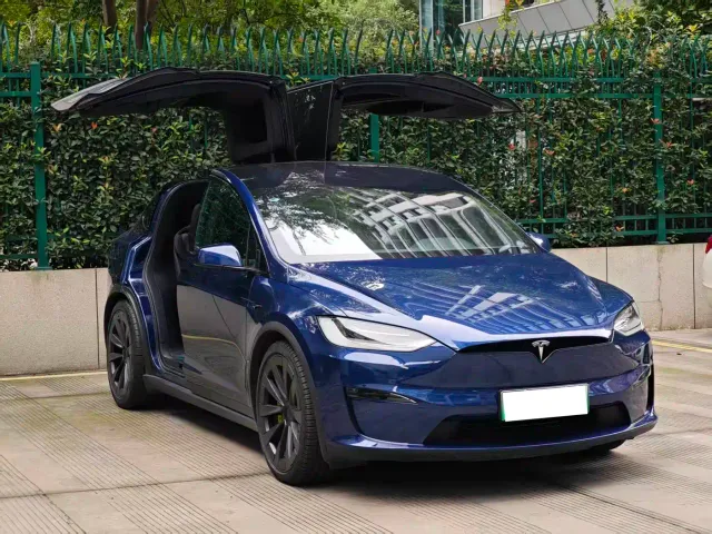Tesla Model X — Фото автомобиля 4