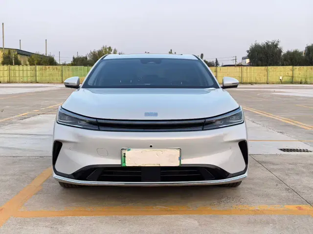 Geely Galaxy A7 EV — Фото автомобиля 2