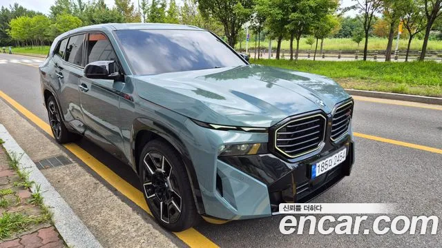 BMW XM — Фото автомобиля 3