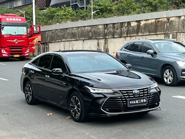 Toyota Avalon — Фото автомобиля 3