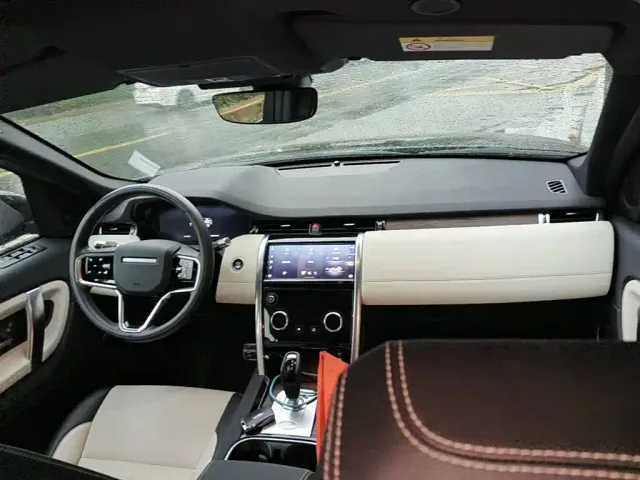 Land Rover Discovery Sport — Фото автомобиля 12