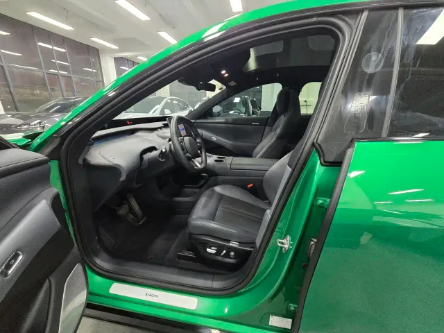 Xiaomi Auto Xiaomi YU7 2025 Extended Range RWD Edition — Фото автомобиля 4