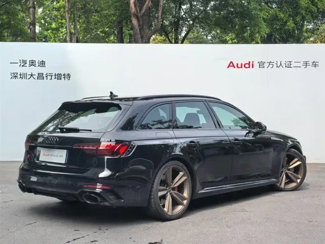 Audi RS 4 — Фото автомобиля 3