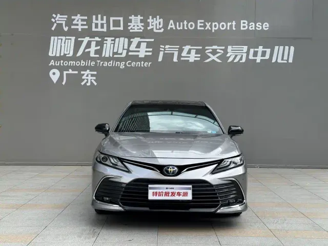 Toyota Camry — Фото автомобиля 2