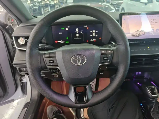 Toyota Camry — Фото автомобиля 10