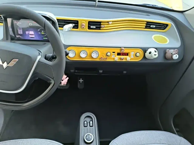 Wuling Hongguang Mini EV — Фото автомобиля 12