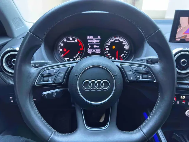Audi Q2L — Фото автомобиля 12